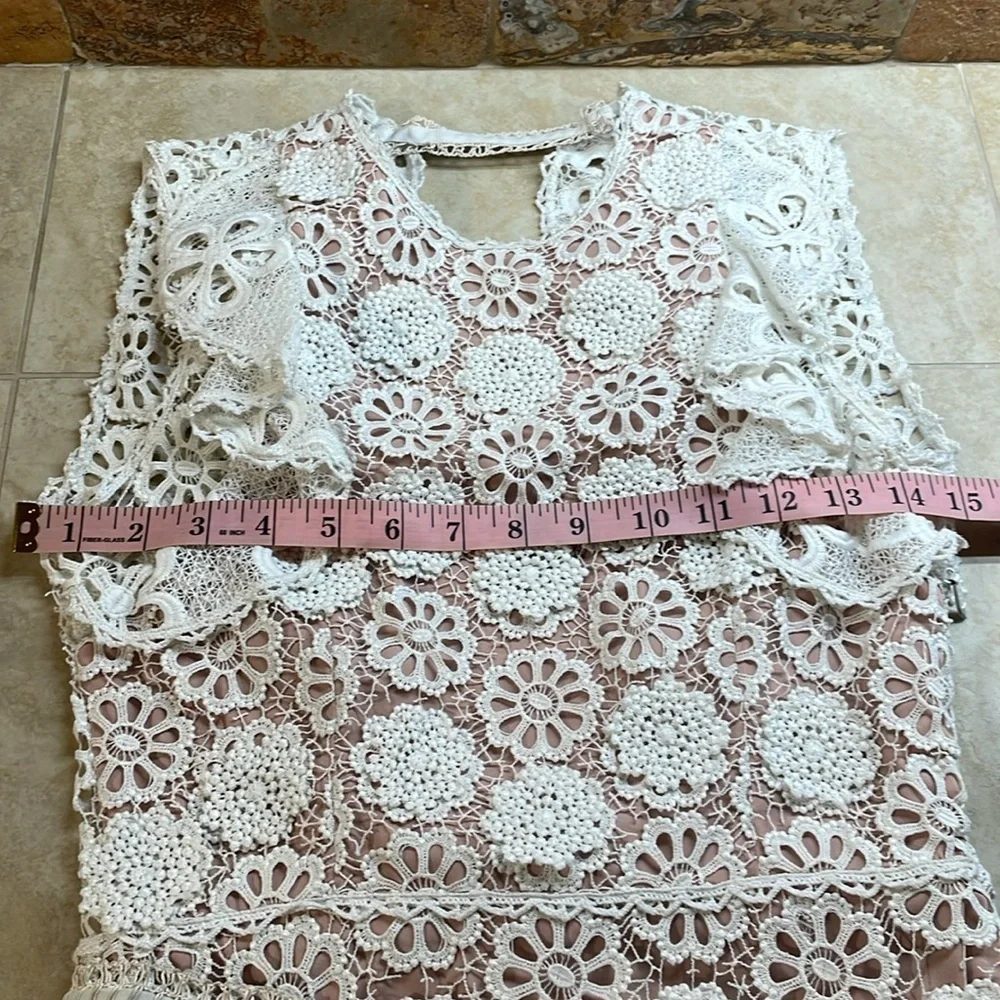 Alexis Dress Mini Size XS Lace Floral Lined Sleeveless Off White Asymm Hem - Picture 10 of 11
